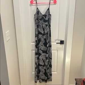 Elegant Black and White Leaf Print Maxi Dress